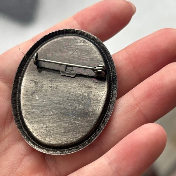 Vintage Floral Hand Painted Oval Brooch - Picture 3 of 5